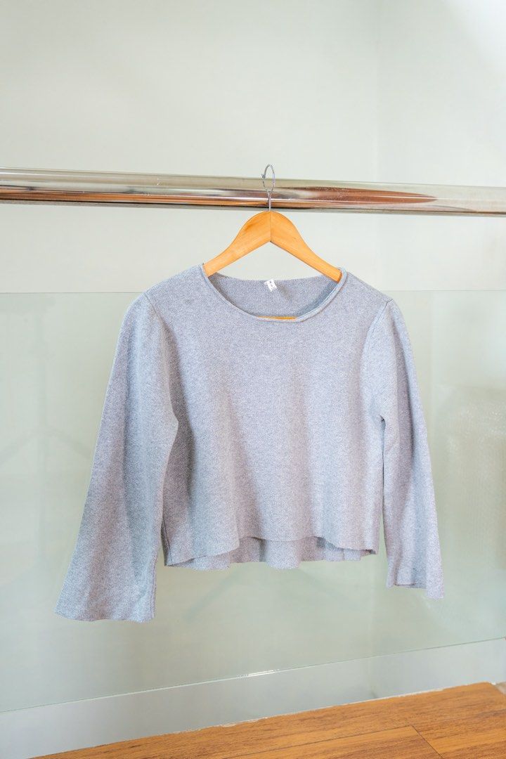 Basics M (Category: Longsleeves) located in Lipa City. Submitted by prelovedbymicad (Listing ID 1464305281, Image 2). Description: .