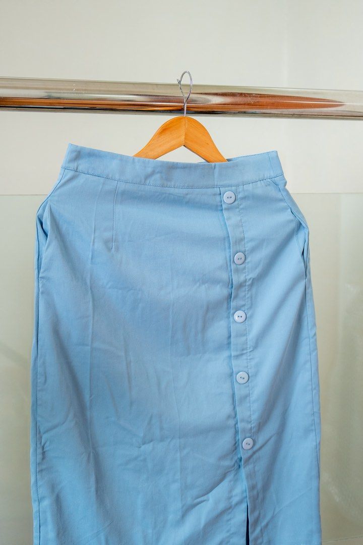 BAYO XS-S (Category: Skirts) located in Lipa City. Submitted by prelovedbymicad (Listing ID 1464307514, Image 2). Description: .