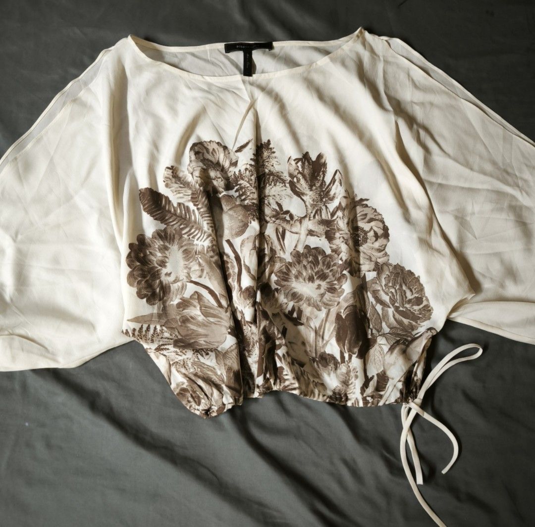 BCBG MAXAZRIA blouse (Category: Blouses) located in Manila. Submitted by wearforce (Listing ID 1466244283, Image 2). Description: BCBG MAXAZRIA blouse brand: BCBG MAXAZRIA in good condition can fit: M-L rate color 10/10 255 + sf.