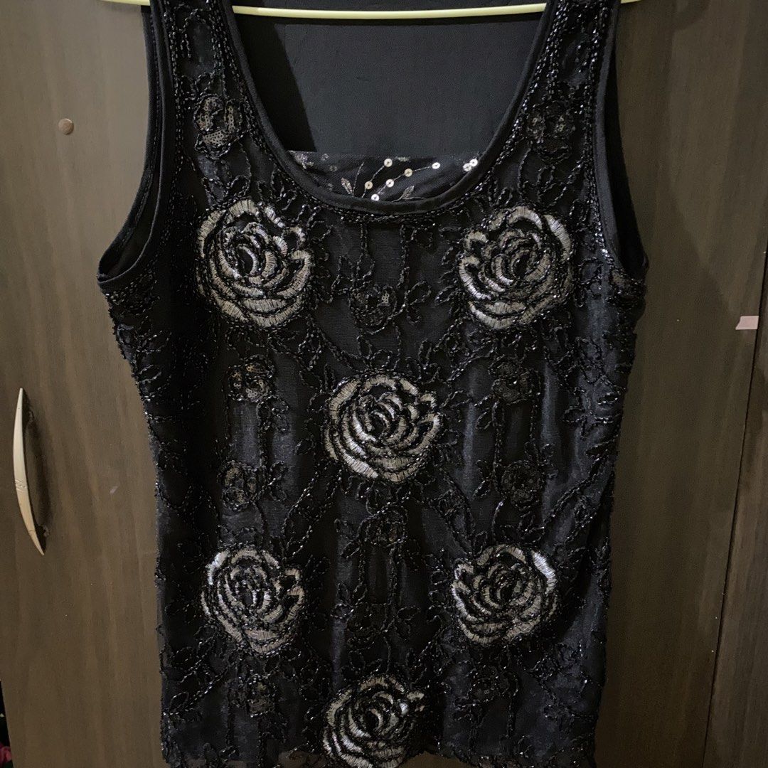 BEADED FLORAL TOP (Category: Sleeveless) located in Iloilo. Submitted by dagdagbaon.ph (Listing ID 1466290124, Image 3). Description: -no beads are missing all intact -vv good condition -fits large.