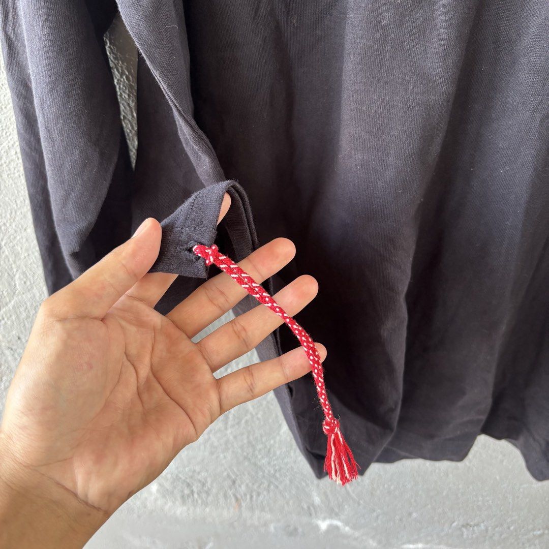 Beams ls (Category: Coats, Jackets and Outerwear) located in San Fernando. Submitted by diff.thr1ft (Listing ID 1466170853, Image 2). Description: - Brand: Beams Japan - Style: Long sleeve crewneck shirt - Color: Black - Size: Large - Material: 100% Cotton (Body and Rib) - Features: Unique red-and-white braided drawstring hem detail and comfortable ribbed cuffs - Condition: Excellent pre-loved condition.