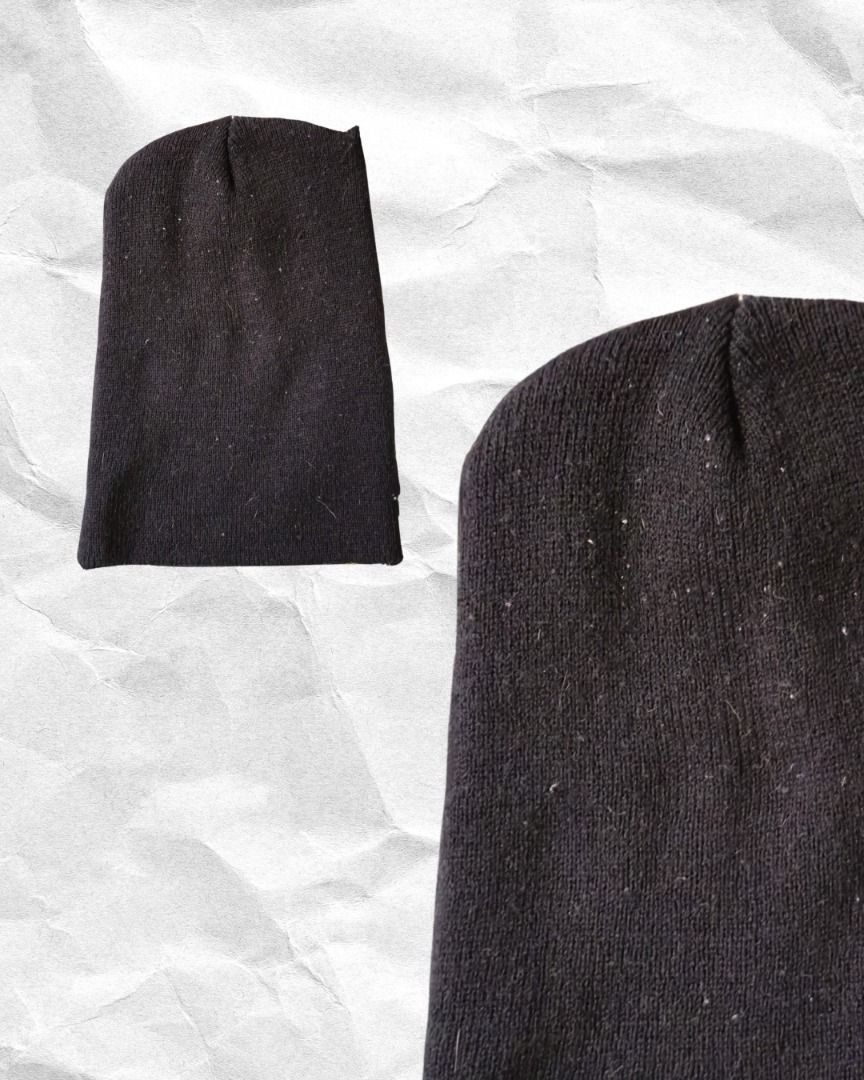 Beanie Bundle (Category: Beanies) located in Mandaluyong City. Submitted by juliaaaaaannnn (Listing ID 1466244607, Image 1). Description: Color: Black and Army Green.