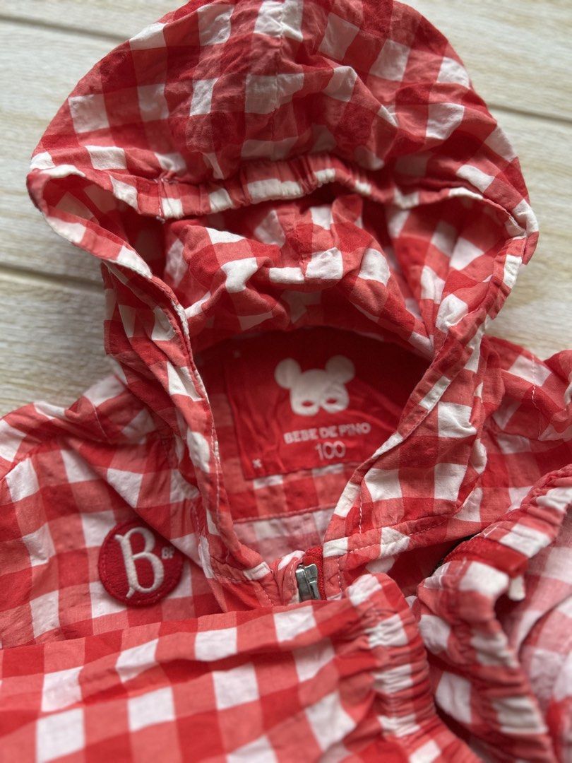 Bebedepino lightweight hooded jacket size 100 (Category: Babies & Kids Fashion) located in Cebu City. Submitted by yjainani (Listing ID 1466171466, Image 3). Description: Bebe De Pino red and white gingham checkered lightweight hooded jacket featuring a broccoli patch and a "B" logo accent..
