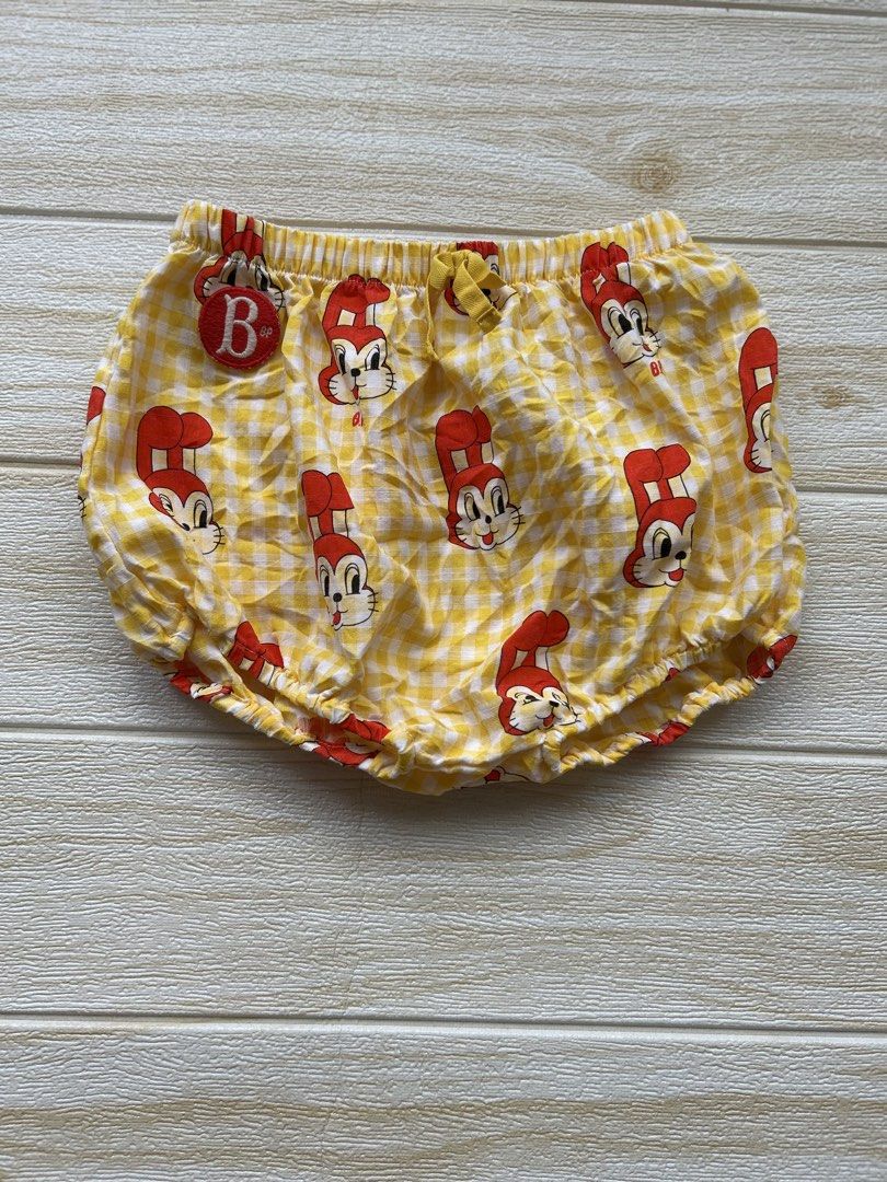 Bebedepino Yellow bloomer size 100 (Category: Babies & Kids Fashion) located in Cebu City. Submitted by yjainani (Listing ID 1466171772, Image 1). Description: yellow gingham bunny-print bloomer short from Bebedepino featuring an all-over red-and-white rabbit character pattern.