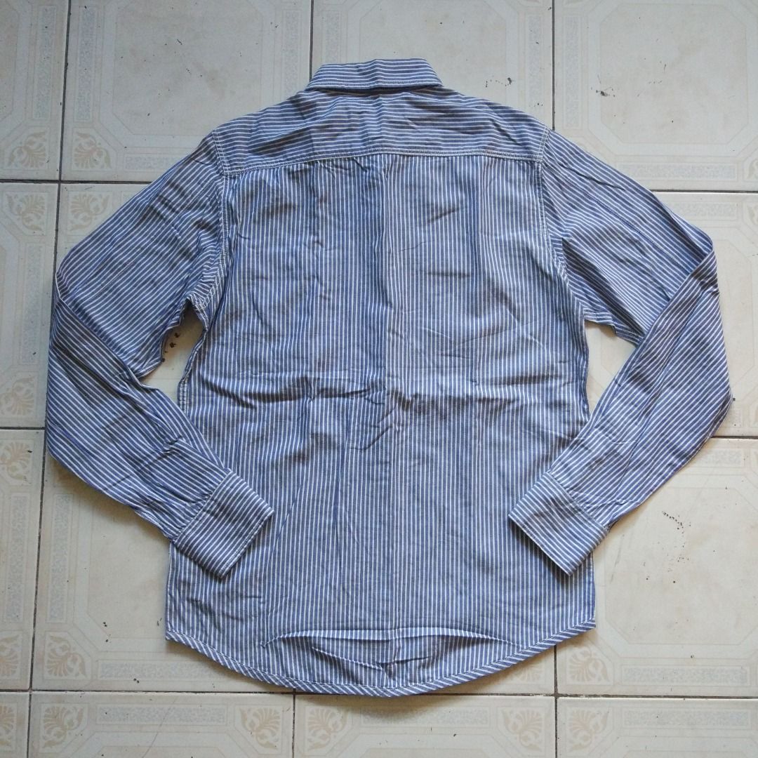 Ben Sherman Hickory Longsleeve S (Category: Formal Shirts) located in Pasay City. Submitted by denimdude.ph (Listing ID 1466222280, Image 2). Description: yellowing on collar, last pic.