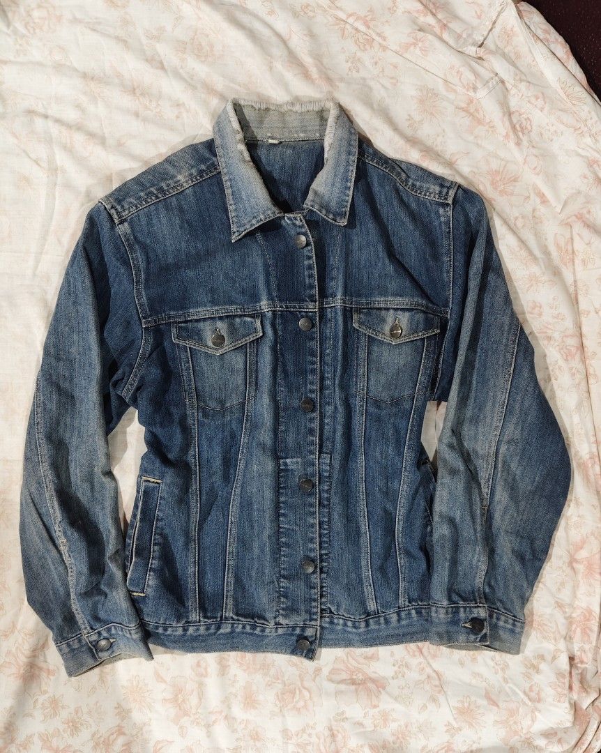 BENCH classic blue medium-wash denim jacket (Category: Coats, Jackets and Outerwear) located in Bulacan. Submitted by angel.decluttersx (Listing ID 1466304657, Image 1). Description: large size on tag can be unisex hard denim fabric material.