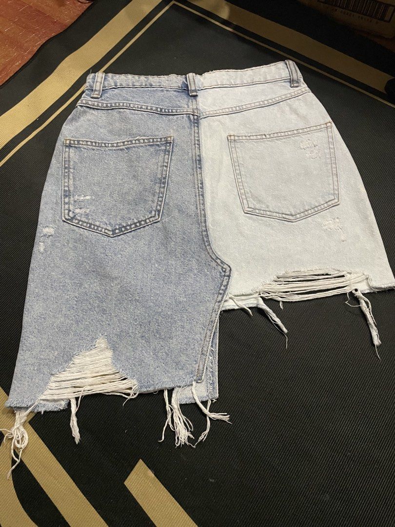 Bershka skirt (Category: Skirts) located in Botolan. Submitted by samutsaringbirks (Listing ID 1466285195, Image 3). Description: .