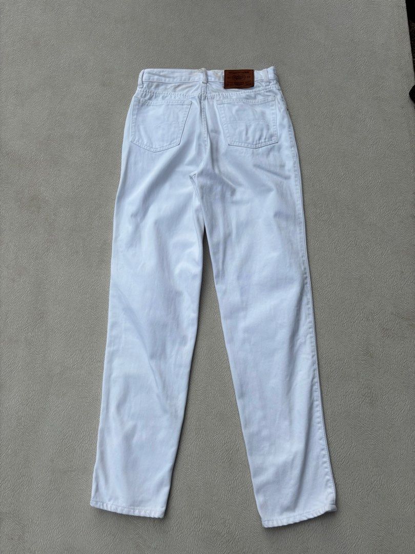 Big Johns White Denim Pants (Category: Jeans) located in Baybay. Submitted by thrift.ed2023 (Listing ID 1466242577, Image 2). Description: Big Johns White Denim Pants 30” Waistline 42” Length 6” Leg Opening No Issue Good as New .