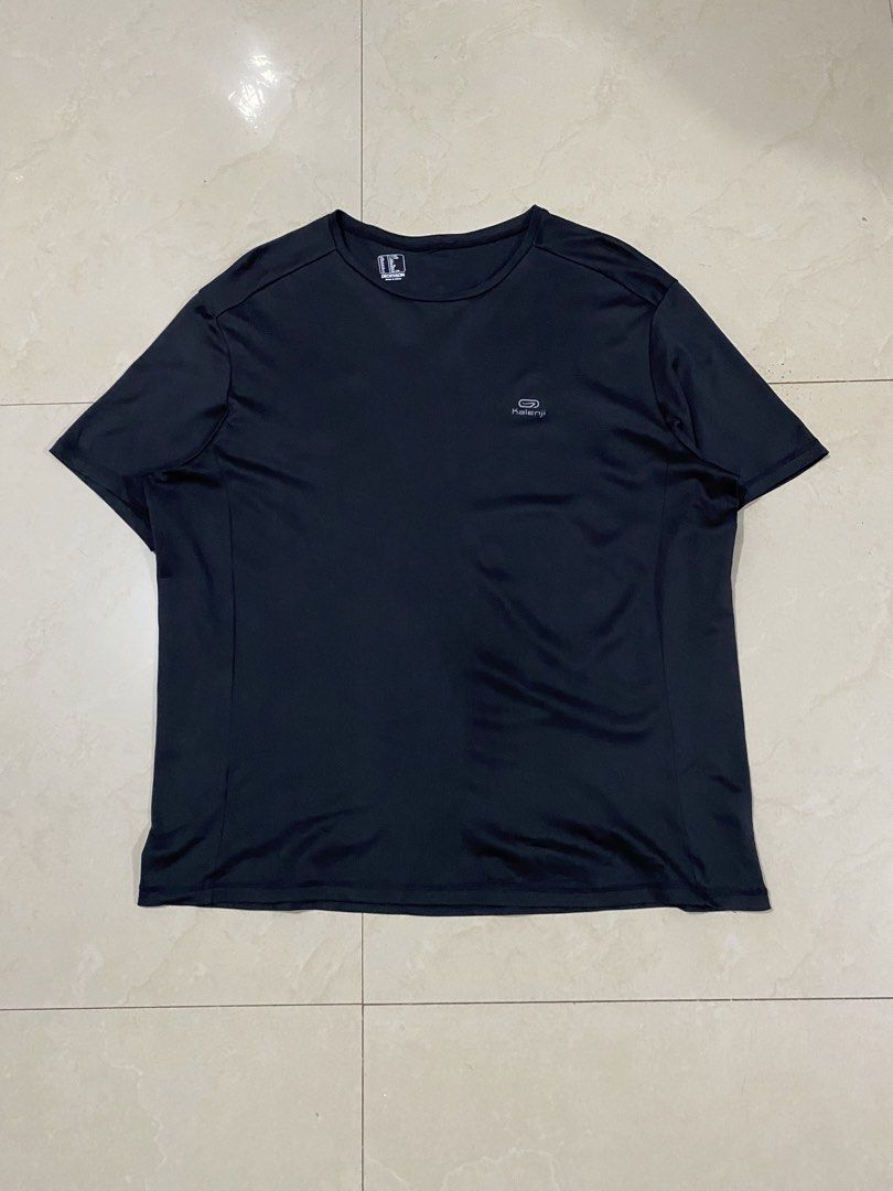 (BIG SIZE)KALENJI DECATHLON BLACK DRIFIT TEE (Category: Tshirts & Polo Shirts ) located in Talisay. Submitted by hustlethrift_2600 (Listing ID 1466202028, Image 1). Description: (BIG SIZE)KALENJI DECATHLON BLACK DRIFIT TEE 2XL ON TAG BEST FIT XXXL-XXXXL EXCELLENT CONDITION 9.9/10 COLOR RATE NO ISSUE - 399 🏷️.