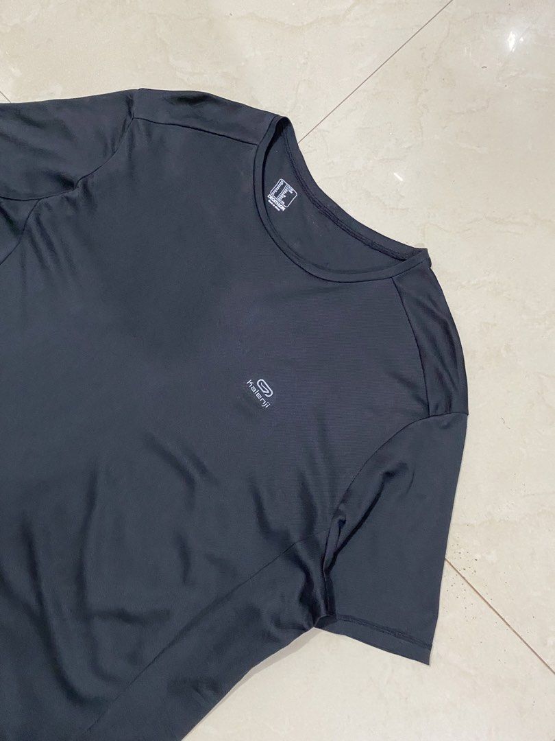 (BIG SIZE)KALENJI DECATHLON BLACK DRIFIT TEE (Category: Tshirts & Polo Shirts ) located in Talisay. Submitted by hustlethrift_2600 (Listing ID 1466202028, Image 2). Description: (BIG SIZE)KALENJI DECATHLON BLACK DRIFIT TEE 2XL ON TAG BEST FIT XXXL-XXXXL EXCELLENT CONDITION 9.9/10 COLOR RATE NO ISSUE - 399 🏷️.
