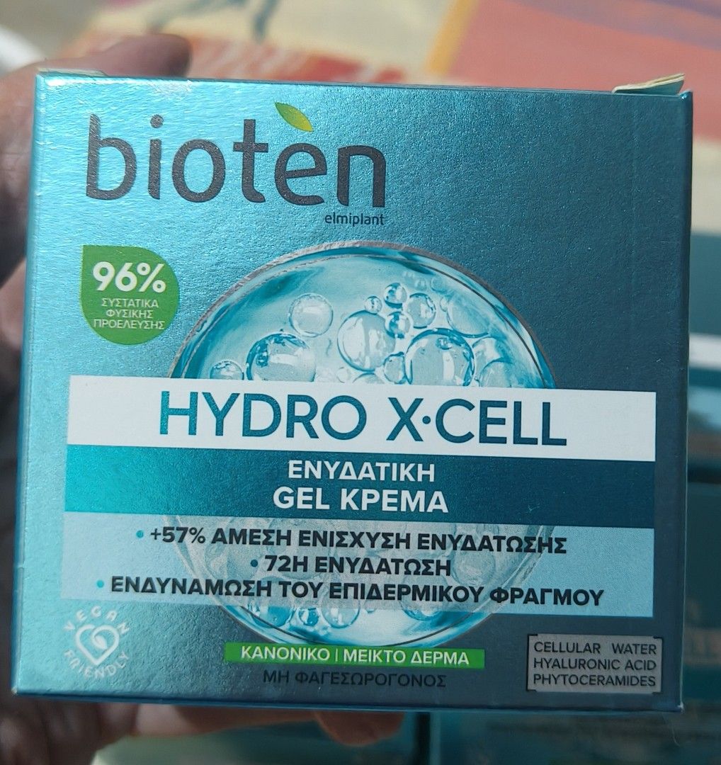 BIOTEN Moisturizing Skin Gel (Category: Face Care) located in Cavite. Submitted by sophiayudequina (Listing ID 1466240313, Image 1). Description: BIOTEN facial Care Mall pull out ***Reason *changing to new packaging but all still goods Original price 799 Sale Price: 250 each 12 pcs available ***with discount if 2 or more ***Goods within 12 months after opening Origin of goods: Sarantis France Location: Molino 3 Bacoor MOP: gcash MOD: pick up ( co
