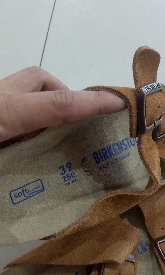 BIRKENSTOCK ARIZONA SUEDE (Category: Slippers and slides) located in Iloilo. Submitted by skerittt (Listing ID 1466325157, Image 2). Description: BIRKENSTOCK ARIZONA SUEDE SIZE 39 NO FLAWS.