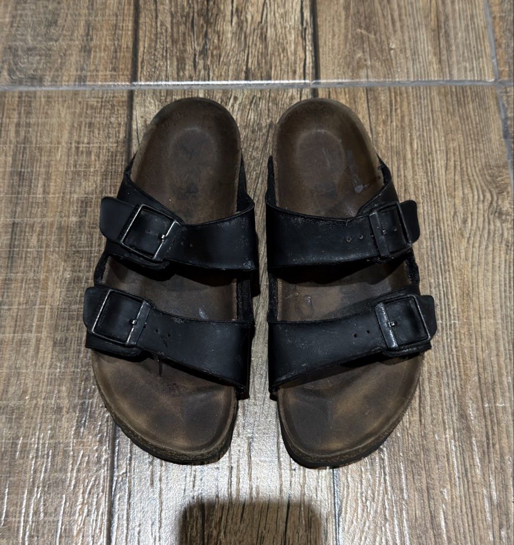 BIRKENSTOCK SANDALS (Category: Sandals) located in Manila. Submitted by urban-vintage_2 (Listing ID 1466293673, Image 1). Description: ISSUE: NONE (NEED WASH) MOP :GCASH (NO COD) SHIP VIA: LALAMOVE & J&T LOCATION: PASIG CITY SIZE : 35 / 4.5 -5.