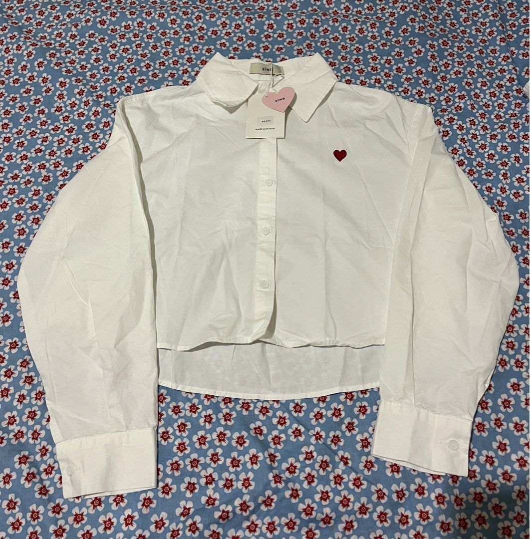 BKK White polo crop longsleeve (Category: Longsleeves) located in Caloocan City. Submitted by declutter_joy (Listing ID 1466289082, Image 1). Description: RF: Malaki sa akin NO COD PAYMENT FIRST (GCASH) BUYER WILL PAY SF Courier: Lalamove/Grab/Gogoxpress.