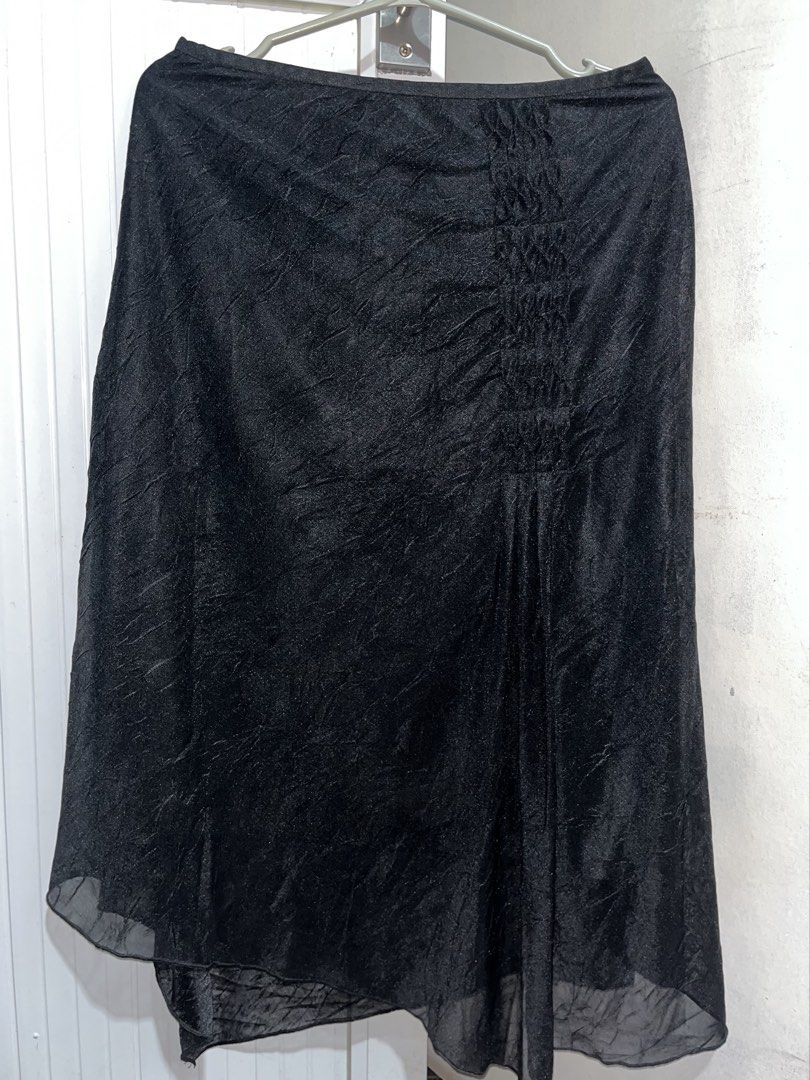 black asymmetrical midi skirt (Category: Skirts) located in Manila. Submitted by shop.erissa (Listing ID 1466310685, Image 2). Description: description: - w: 24-25, l:27 - a bit sheer but double lined mop: - maribank - bdo.