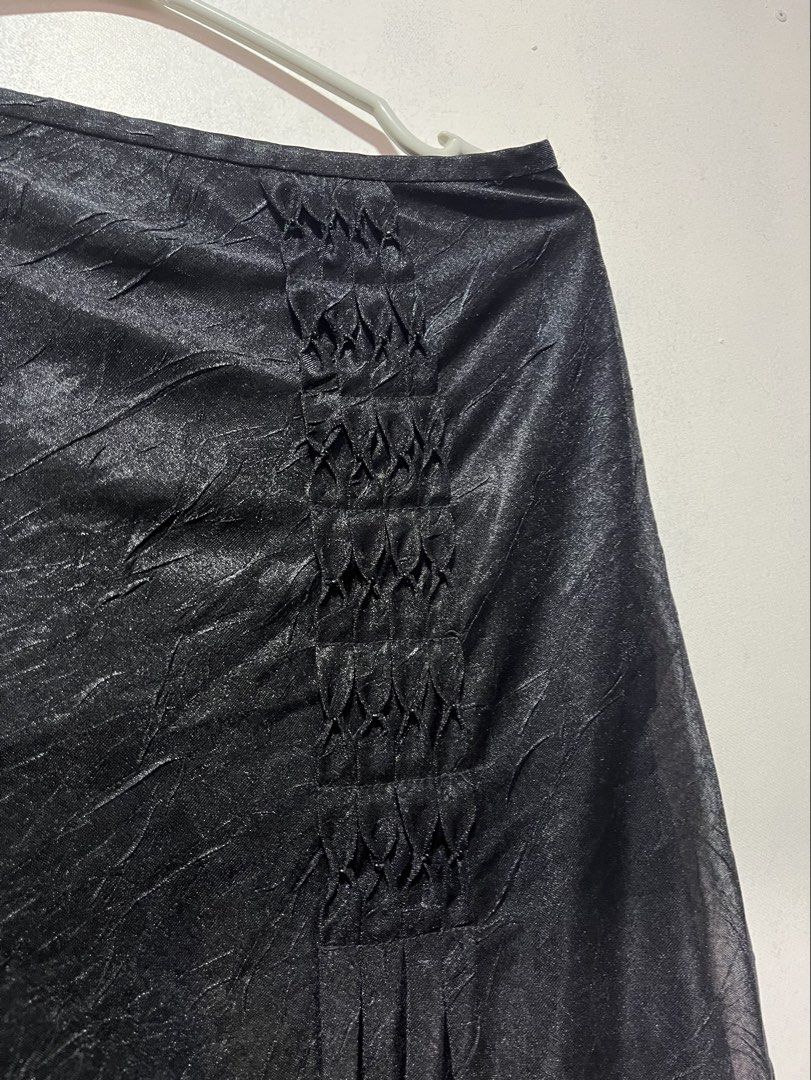 black asymmetrical midi skirt (Category: Skirts) located in Manila. Submitted by shop.erissa (Listing ID 1466310685, Image 3). Description: description: - w: 24-25, l:27 - a bit sheer but double lined mop: - maribank - bdo.