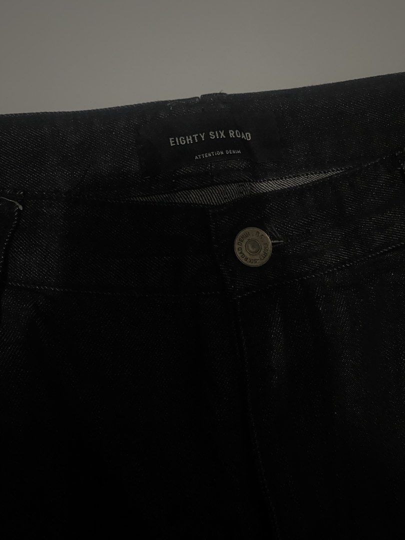 Black Baggy Jeans (Category: Jeans) located in Binan City. Submitted by racksblue (Listing ID 1466292376, Image 2). Description: Waistline: 32.