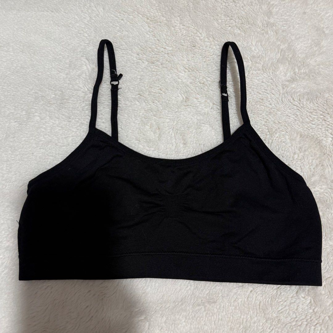 BLACK BRALLET TOP | XS-S (Category: Activewear) located in Manila. Submitted by meisu_mnl (Listing ID 1466279786, Image 3). Description: BLACK BRALLET CROP TOP 🖤 Best Fit: XS–S Condition: Lightly Used ✨ Bust: 26–32" Underbust: 24–30" • Adjustable spaghetti straps • With pad slot • Stretchy fabric • Ruched front detail • Comfortable fit Brand: No Brand Actual item photos posted. Please check measurements before buying. #BlackBralette #Bralette #B