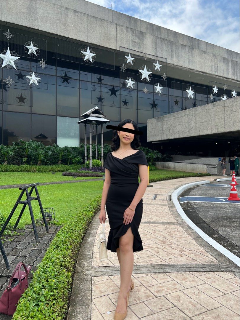 Black formal dress (Category: Dresses) located in Cavite. Submitted by itsmekathhhh (Listing ID 1466305704, Image 2). Description: 🖤 Black Dress for Sale - Color: Black - Size: S-M (can fit semi-large) - Occasion: Perfect for formal events, graduation, dinners, or evening occasions 📌 Condition: Used once only during my graduation. Still in good condition! 📦 RFS: Decluttering Simple, elegant, and easy to style. Perfect if you're looking for a c