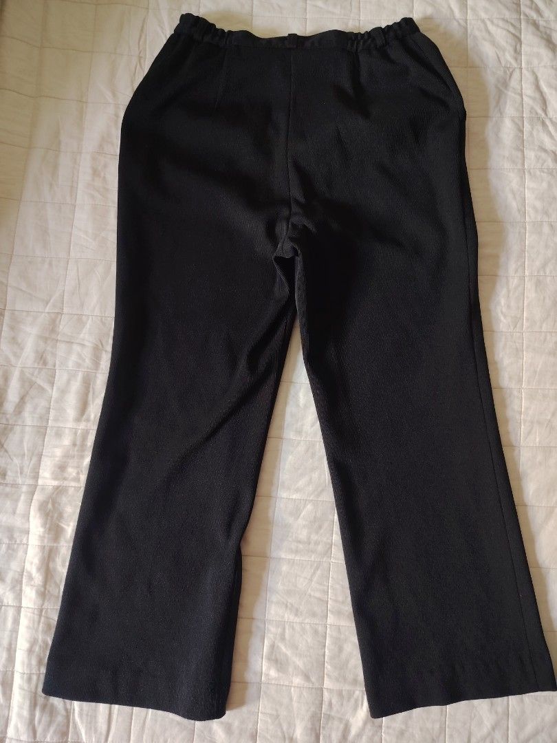 Black High-Waisted Straight Cut Trouser (Category: Other Bottoms) located in Tarlac. Submitted by your_finds (Listing ID 1466174505, Image 2). Description: Description: - Color black - 2 pockets - Snap and hook button - Nilagyan ng extra hook Condition: 10/10 / Excellent condition Medida size (inch) Waist: 24 Length: 34.
