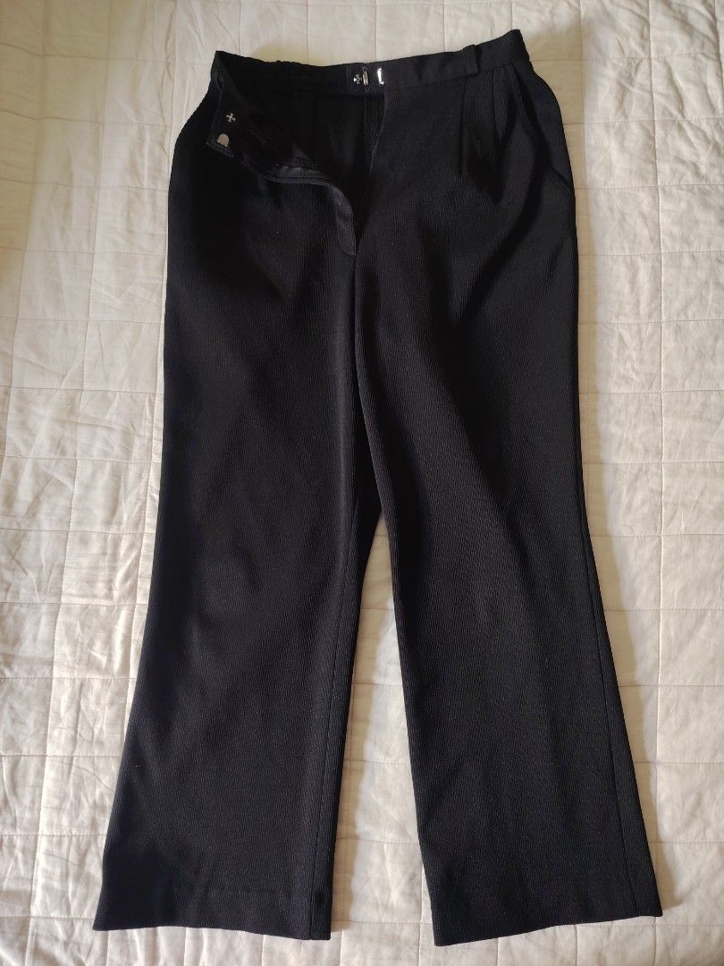 Black High-Waisted Straight Cut Trouser (Category: Other Bottoms) located in Tarlac. Submitted by your_finds (Listing ID 1466174505, Image 1). Description: Description: - Color black - 2 pockets - Snap and hook button - Nilagyan ng extra hook Condition: 10/10 / Excellent condition Medida size (inch) Waist: 24 Length: 34.