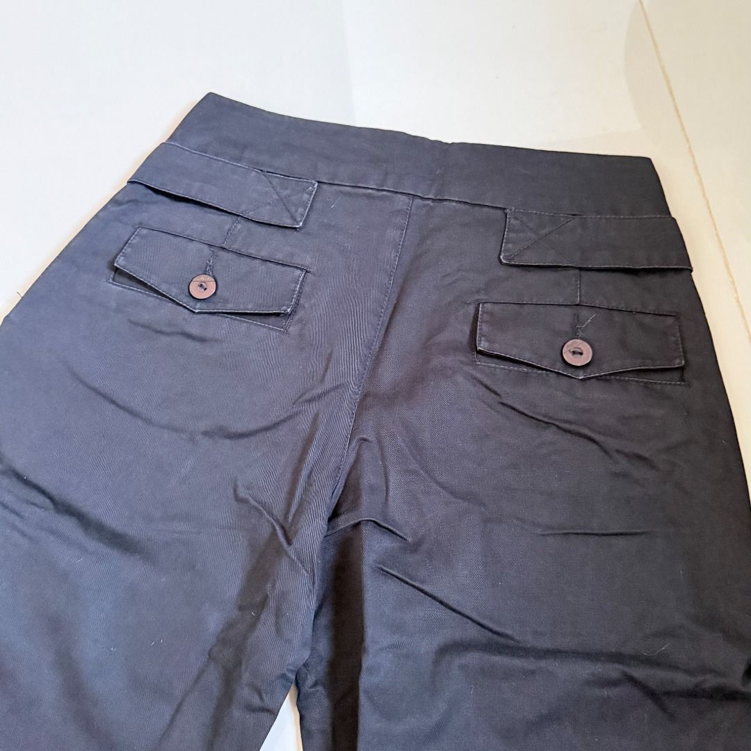 Black Low Waist Cargo Pants (Category: Other Bottoms) located in Baliuag. Submitted by dubu.preloved (Listing ID 1466291114, Image 3). Description: Black Low Waist Cargo Pants, Wide Leg ✨ Condition: 8/10 📏 Waistline: 24-25, Best Fit S 🚚 Shipping available via JNT/Flash 📍 Meet-up: Baliuag, Bulacan.