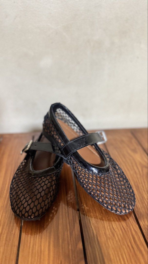 Black Mesh Mary Jane Flats (Category: Flats & Sandals) located in Kananga. Submitted by yongggi (Listing ID 1466326254, Image 1). Description: Size 37.
