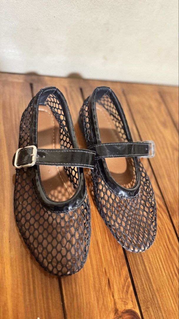 Black Mesh Mary Jane Flats (Category: Flats & Sandals) located in Kananga. Submitted by yongggi (Listing ID 1466326254, Image 2). Description: Size 37.