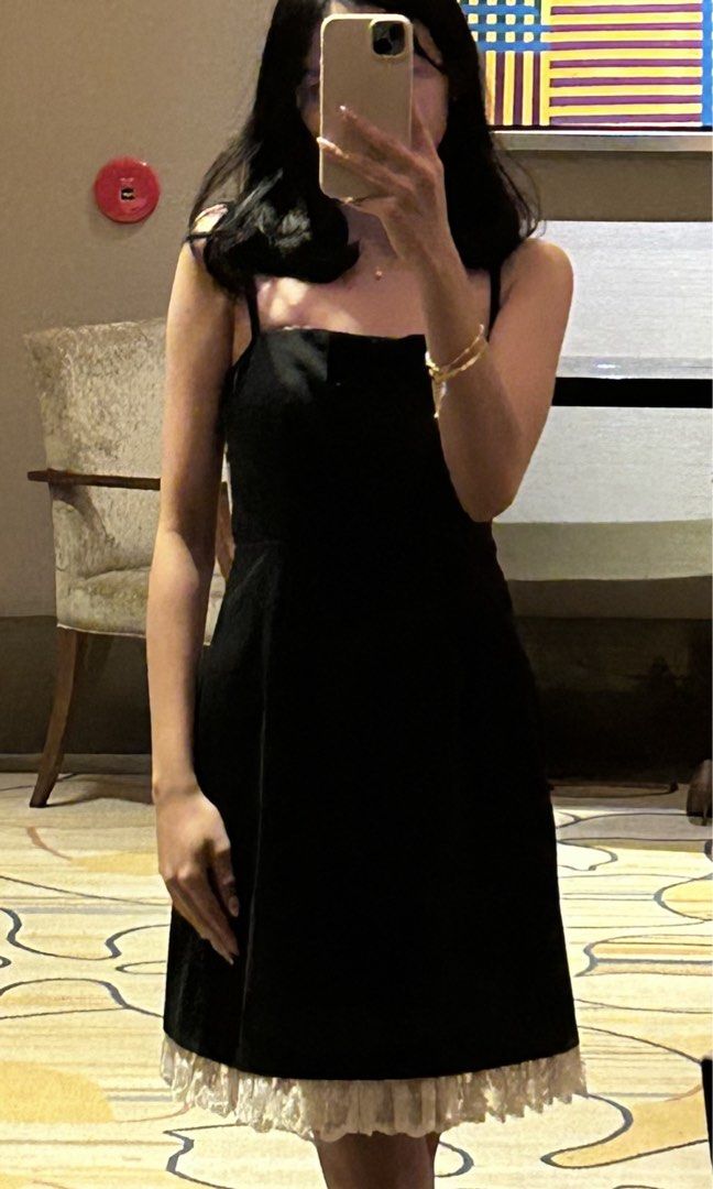 Black Mini Dress (Category: Dresses) located in Manila. Submitted by lueur000 (Listing ID 1466279066, Image 3). Description: Small - Waist - 25-26.