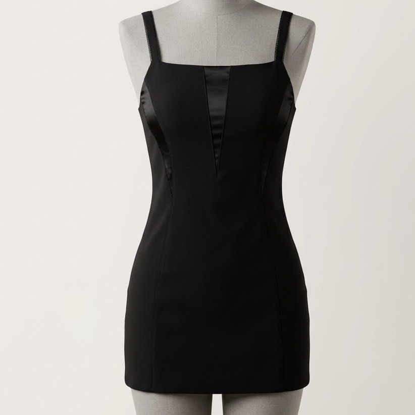 black mini dress (Category: Evening dresses & gowns) located in Manila. Submitted by sdcltr (Listing ID 1466303636, Image 1). Description: send a DM for inquiries - worn once - doesnt fit me anymore.