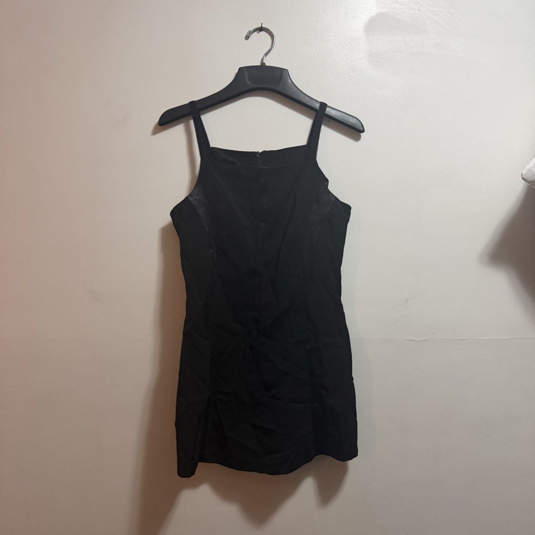 black mini dress (Category: Evening dresses & gowns) located in Manila. Submitted by sdcltr (Listing ID 1466303636, Image 2). Description: send a DM for inquiries - worn once - doesnt fit me anymore.