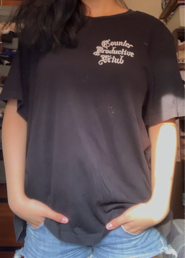 Black Tshirt, H&M (Category: Tshirts & Polo Shirts ) located in Manila. Submitted by lili_doll (Listing ID 1466240229, Image 3). Description: - well-used - minimal stains and holes - size (on tag) : L .