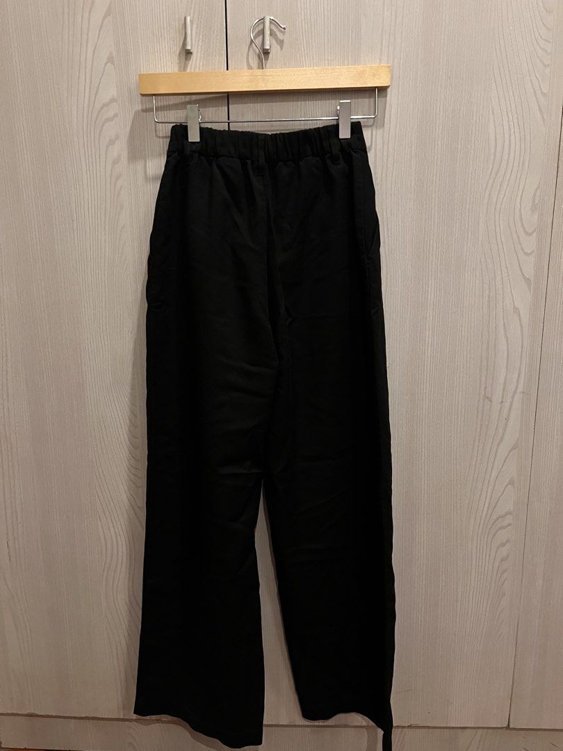 Black wide leg trousers (Category: Other Bottoms) located in Makati City. Submitted by nwcloset (Listing ID 1466245906, Image 2). Description: Waist - 24 inch Length - 38 inch No flaws Message for questions .