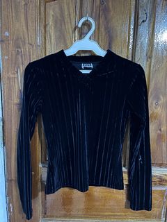 (Category: ) located in . Submitted by gbwardrobe (Listing ID 1466195770, Image 1). Description: .