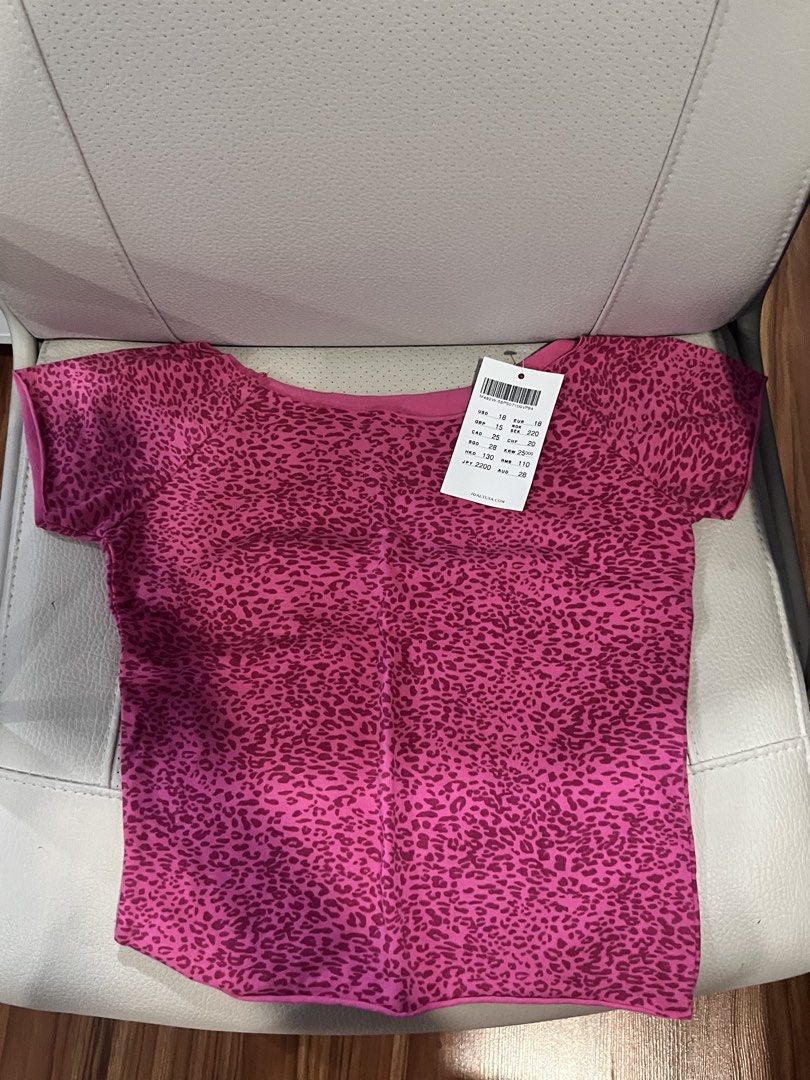 BNWT Brandy Melville Bonnie Leopard Top (Category: Sleeveless) located in Quezon City. Submitted by aamnda (Listing ID 1466286819, Image 1). Description: - from japan brandy melville - brand new.