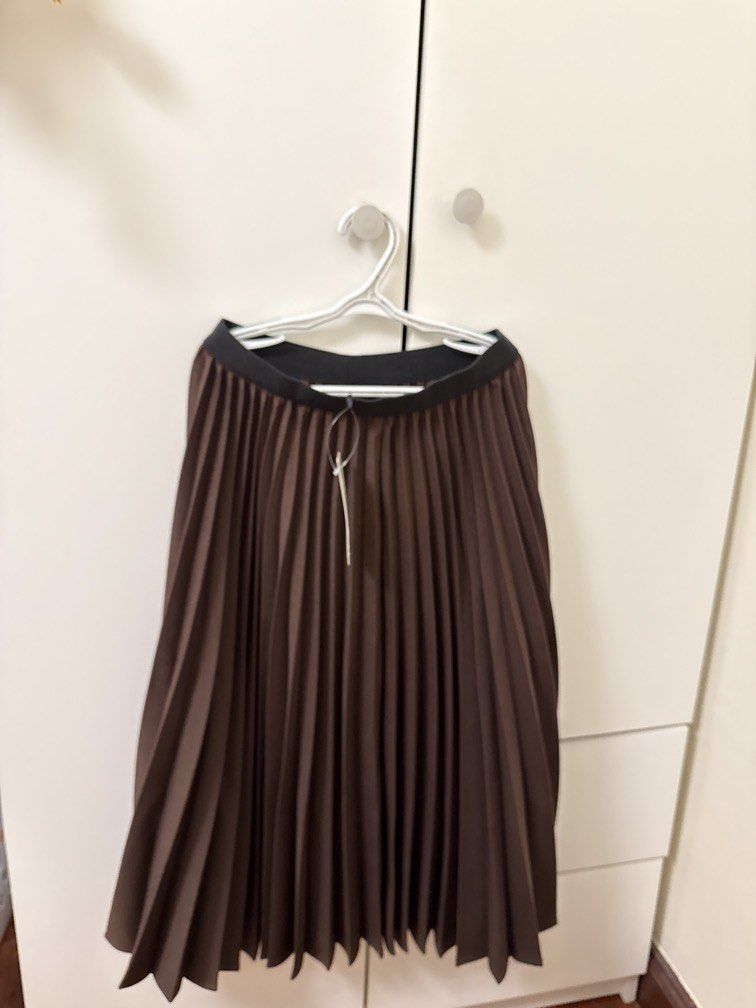 BNWT GU skirt (Category: Skirts) located in Pasig City. Submitted by hotstuff__ (Listing ID 1466252726, Image 1). Description: .