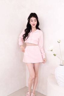 (Category: ) located in . Submitted by clearmywardrobeplssssss (Listing ID 1466319229, Image 1). Description: .
