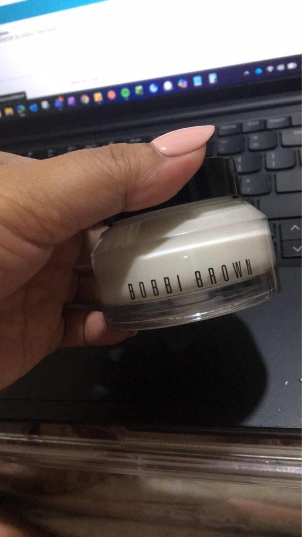 Bobbi Brown Vitamin Enriched Face Base Primer (Category: Makeup) located in Paranaque City. Submitted by veibi3 (Listing ID 1466333867, Image 1). Description: Tried once only ₱2650 each, full size both.