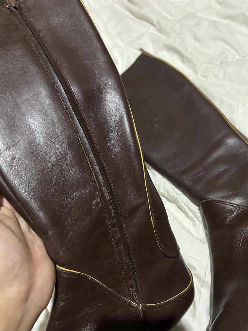 boots (Category: Boots) located in Mangaldan. Submitted by iya_sra (Listing ID 1466253399, Image 3). Description: PEDRO GARCÍA, LUXURY FOOT WEARHAND MADE IN SPAIN 🇪🇸🔥😩 size 37 below the knee, andyan narin ww nya sa last pic. of Pedro García leather boots typically ranges between ₱28,000 and ₱40,000+ PHP (approximately $500 to $795 USD). Mine: 350 Lock at your own price 💌 — eob: oct 8 | 10:00 pm Mangaldan, Pangasinan.