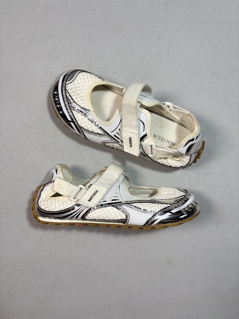 Bottega veneta mary janes (Category: Sneakers) located in Baguio. Submitted by lacedout2600 (Listing ID 1466231401, Image 1). Description: Size 40 on tag Excellent condi Issue: missing right sole pad other than that wala na Legit/authentic pair 2400 only Open for shipping nationwide .