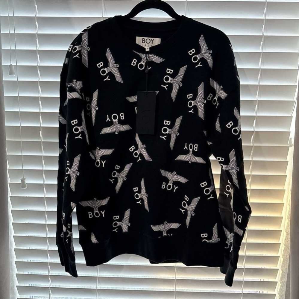 BOY LONDON UNISEX BOY REPEAT SWEATSHIRT (Category: Coats, Jackets and Outerwear) located in Batangas. Submitted by designer.brands (Listing ID 1466255242, Image 1). Description: 💟 STRETCHABLE HEAVYWEIGHT 100% COTTON 💟 9/10 COLOR RATE 💟 DIMES: WIDTH - 23 INCHES LENGTH - 27 INCHES 💟 RFS: DECLUTTERING.