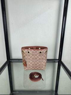 （分類：）位於 。 由 lvy-yin 提交（商品編號 1466191281，圖片 1）。簡介： 。