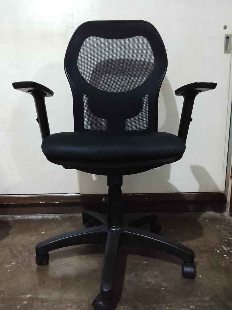 Brand New Office Chair (Category: Office Furniture & Fixtures) located in Manila. Submitted by rasta_man.666 (Listing ID 1466232594, Image 1). Description: Brand New office chair perfect for working from home.