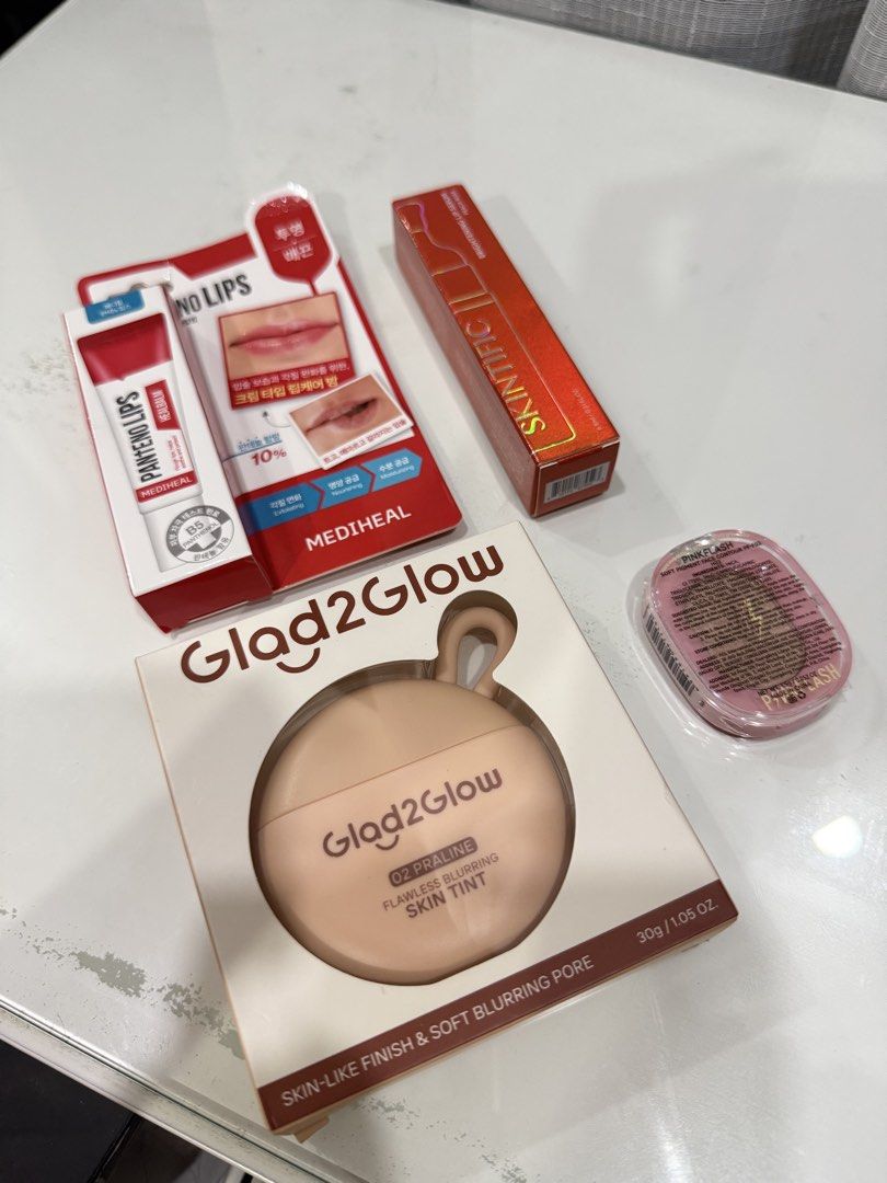 BRANDNEW MAKEUP BUNDLE TAKE ALL (Category: Makeup) located in General Trias. Submitted by fellasunshine (Listing ID 1466285468, Image 1). Description: - all brandnew hindi ko nagamit - take all for 800, you may check online how much each - need to declutter .