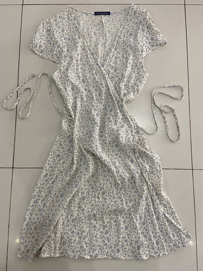 brandy melville dress (Category: Dresses) located in Lucena. Submitted by trishteayvette (Listing ID 1466220051, Image 1). Description: issue with tastas.