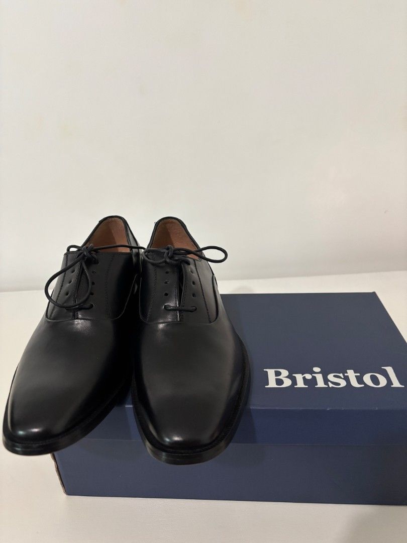 Bristol Barlow Black Shoes (Category: Dress Shoes) located in Mandaluyong City. Submitted by kzvega (Listing ID 1466216954, Image 1). Description: Bristol Barlow (Black Dress Shoes) - Brand New - Original w/ box & receipt - SRP at P3,980 - RFS: Declutter; too many shoes - size 40 SALE PRICE: P3,200 MOP: UB, BDO, BPI, GCash, Maya For pickup or meetup around Ortigas or Eastwood If delivery, amount to be shouldered by buyer.