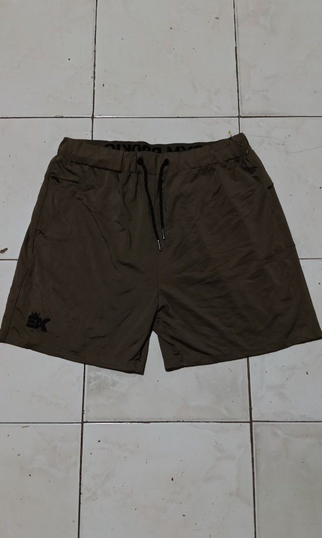 BROKIG Gym shorts / Workout (Category: Shorts) located in Bacolod City. Submitted by stuffensheee (Listing ID 1466207345, Image 1). Description: BROKIG Gym Shorts / Workout In Excellent Condition No issues 4-Way Stretch Large on Tag Waist 31 - 38 Length 17 JUST DM FOR MORE DETAILS.