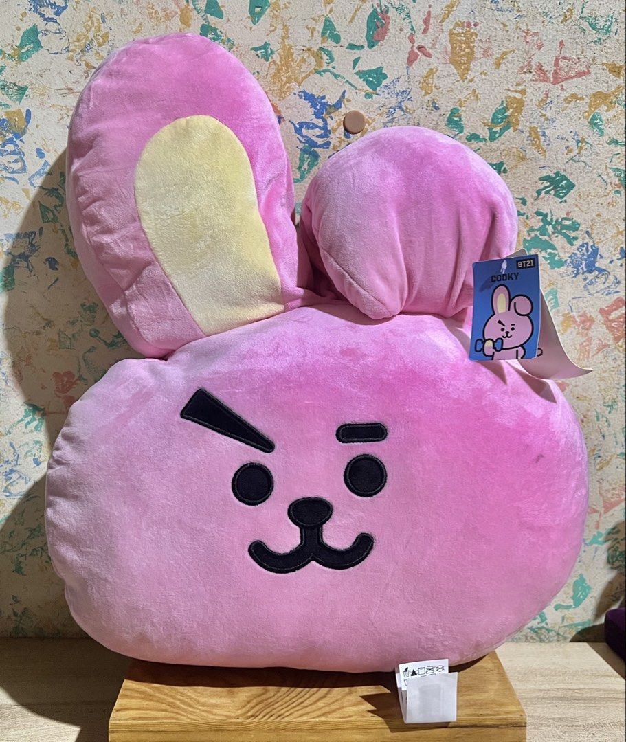 BT21 x Miniso ~Cooky~ Face Cushion (Category: Plushies & Soft Toys) located in Taguig. Submitted by lae.onlineshop (Listing ID 1466273892, Image 1). Description: BT21 x Miniso ~Cooky~ Face Cushion *With etiketa and paper tag. Mallow-type *THE COLOR MAY SLIGHTLY DIFFER FROM ACTUAL DUE TO LIGHTING AND/OR SCREEN RESOLUTION. Size: approx 40cm (16”) Issue: mininmal cleaning needed, and may small flaw sa likod ng isang ear (see video), AS IS ‼️1 DAY RE