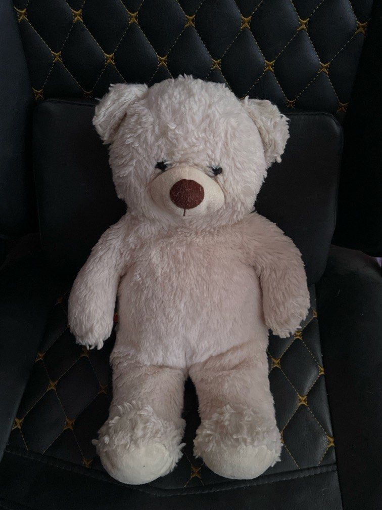 Build a Bear Bear (Category: Plushies & Soft Toys) located in Zamboanga. Submitted by pjwastaken (Listing ID 1466210495, Image 1). Description: .