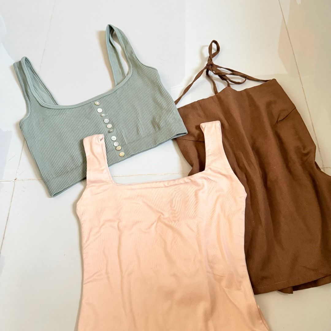 Bundle of 3: Sleeveless Tops (Category: Sleeveless) located in Baliuag. Submitted by dubu.preloved (Listing ID 1466286834, Image 3). Description: Bundle of 3: Sleeveless Tops Worn Once (Brown and Peach) ✨ Condition: 9/10 📏 Size: XS-S 🚚 Shipping available via JNT/Flash 📍 Meet-up: Baliuag, Bulacan.